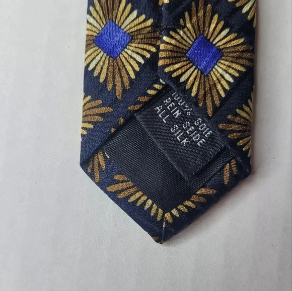 Matrix by Format Men's Necktie - Picture 4 of 6